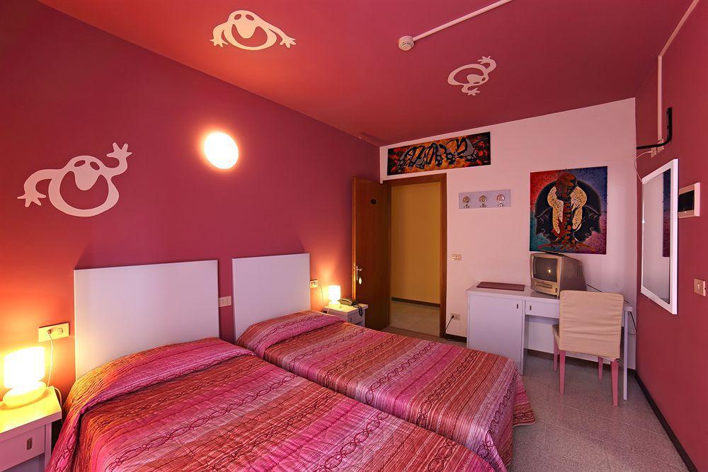Aquamaris Hotel Sala Baganza Exterior photo