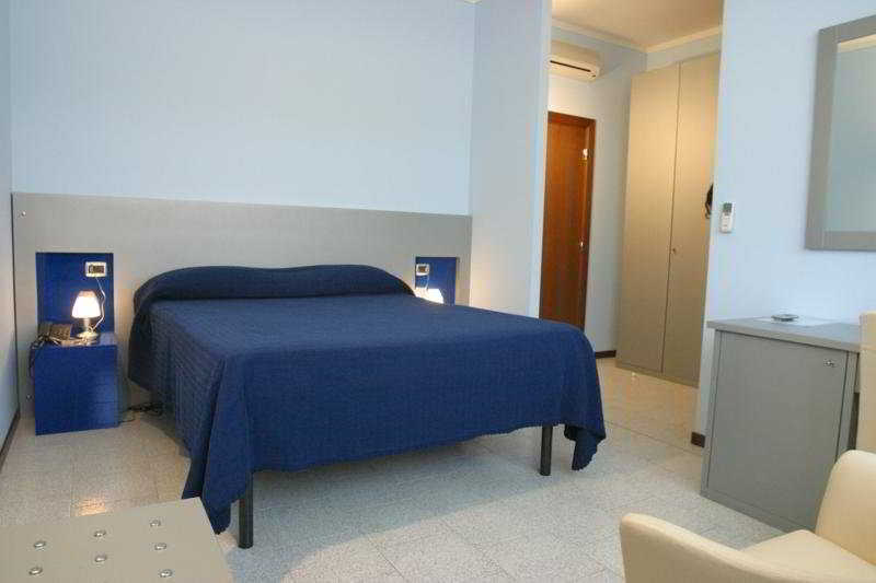 Aquamaris Hotel Sala Baganza Exterior photo